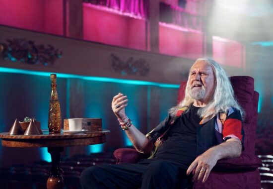 sir billy connolly in a theatre